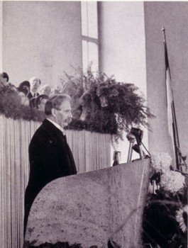 Albert Schweitzer in der Frankfurter Paulskirche 1951